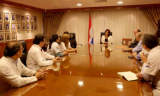 Reunión de ministra Peña con representantes de médicos