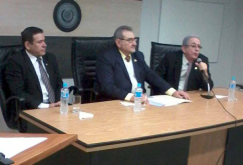 El vicepresidente primero de la Corte Suprema de Justicia, doctor José Raúl Torres Kirmser, y el ministro Antonio Fretes participaron de la actividad.