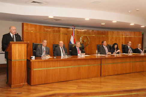 Las palabras de bienvenidas estuvieron a cargo del presidente del Poder Judicial, doctor Luis María Benítez Riera.