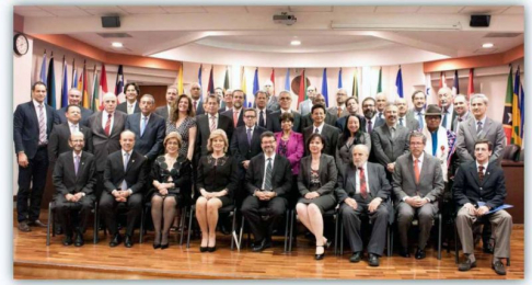 Foto oficial del XXI Encuentro de Presidentes y Magistrados de Tribunales y Salas Constitucionales de América Latina.