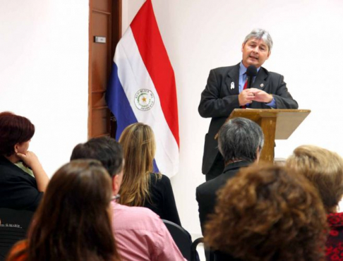 El doctor Agustín Fernández, director del Museo de la Justicia, realizó la apertura del encuentro.