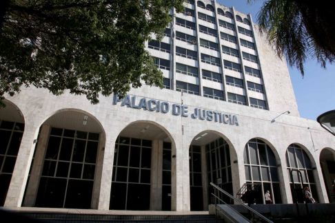 Las mismas pueden ser retiradas en el departamento de Selección de Personal, ubicado en el noveno piso de la Torre Sur del Palacio de Justicia de Asunción.