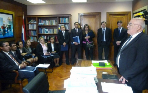 El ministro de la Corte, doctor Sindulfo Blanco instó a los alumnos a sentar cátedra en el Derecho