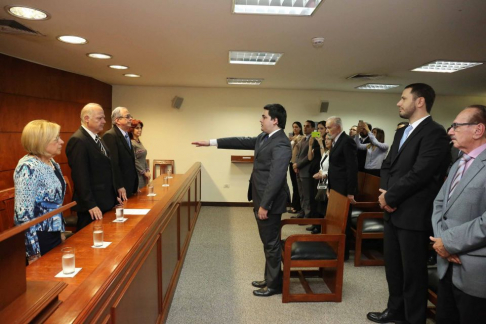Magistrado presentó juramento de rigor ante las autoridades judiciales.