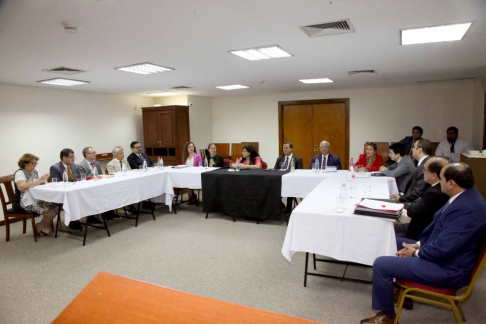 La reunión se llevo a cabo en la Sala de Conferencias del Palacio de Justicia de Asunción.