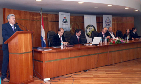 El presidente de la AMJP, doctor Ángel Cohene, dio inicio al encuentro dando las palabras de apertura
