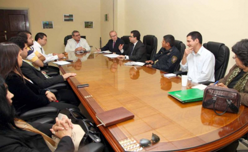 La reunión de la comisión ambiental se desarrolló en la oficina de la Dirección de Derecho Ambiental de la sede judicial de Asunción.