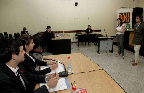 Hoy se inicia la competencia interuniversitaria de juicios orales con énfasis en derechos humanos, en el Palacio de Justicia de Asunción.
