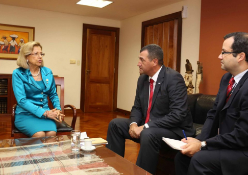 Reunión entre la titular de la Corte, Alicia Pucheta de Correa, y altos representantes de Usaid.