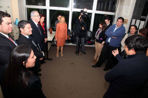 En representación de la máxima instancia judicial, la presidenta Alicia Pucheta y los vicepresidentes Raúl Torres Kirmser y Miryam Peña agasajaron a los comunicadores.