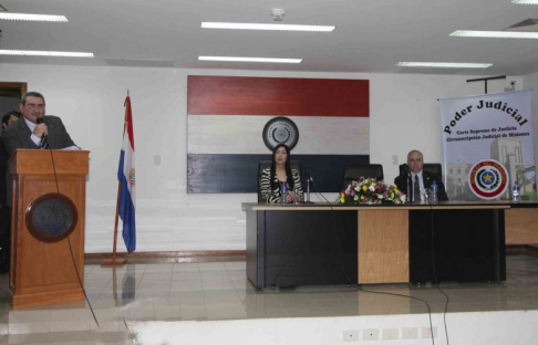 El ministro Antonio Fretes, superintendente de la Circunscripción Judicial de Misiones, dió inicio al curso de guaraní realizado la semana pasada en San Juan Bautista