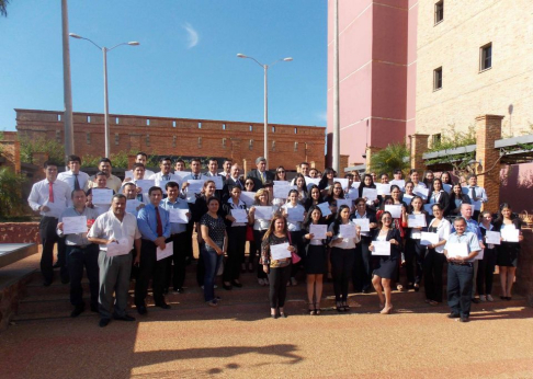 Los participantes del Curso de Diplomado en Derecho Constitucional Penal y Procesal Penal recibieron sus certificados.