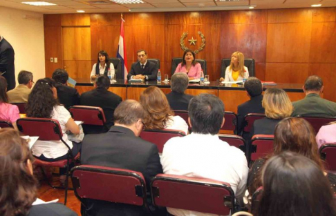 El taller acerca de los alcances de la Acordada 709/11 se desarrolló en la Sala de Conferencias del Palacio de Justicia de Asunción