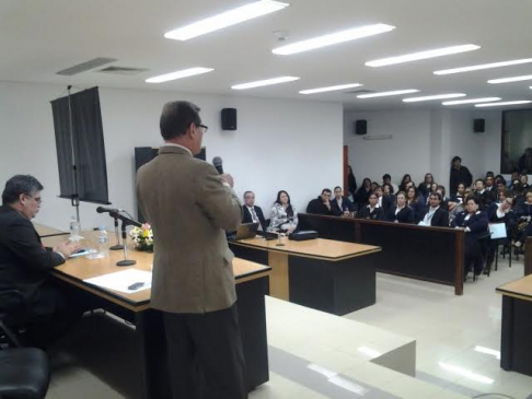 La Circunscripción de Misiones fue sede días pasados de una jornada que contó con la exposición del abogado Rafael Monzón, superintendente general de Justicia de la Corte.