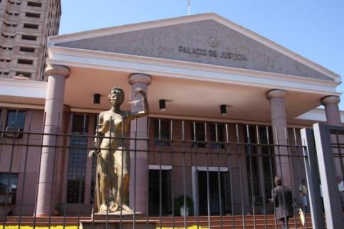 Pleno de la Corte Suprema de Justicia dispuso la suspensión de 8 magistrados del Este del país