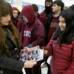 Se repartieron ejemplares educativos a los alumnos visitantes.