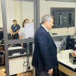 Jiménez Rolón recorrió la institución judicial acompañado de una comitiva y conversó con el jefe de informática, ingeniero Derlis Ibarra.