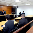 La visita finalizó en una de las salas de juicios orales, donde los jueces Darío Báez y Matías Garcete ofrecieron una charla a los alumnos.