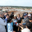 Los integrantes de la comitiva explicaron el motivo de la intervención a los recicladores.