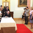 La máxima autoridad judicial, Luis María Benítez Riera, integró la mesa de honor que tomó juramento a los nuevos emisarios.