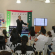 El abogado Jorge Alarcón, juez de Paz de la localidad, compartió con los estudiantes acerca de sus funciones.