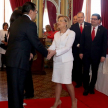 Saludo entre la titular de la Corte, doctora Alicia Pucheta, y el nuevo ministro del Interior, Miguel Tadeo Rojas.