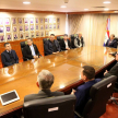 La formalización de la transferencia se realizó mediante la firma de la correspondiente Escritura Pública de Donación, en un acto desarrollado en la Sala del Pleno del Palacio de Justicia de Asunción.