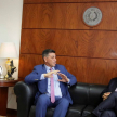 Ministro Ríos recibió en su despacho la visita del profesor español Dr. Jordi Ferrer Beltrán