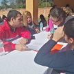 Pobladores accediendo a los servicios.