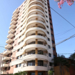 El departamento individualizado en el 6to piso, se encuentra ubicado en el Edificio Balcones del Parque.
