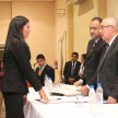 Entrega del Decálogo del Abogado por parte del ministro Bajac.