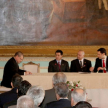 El ministro de Salud, doctor Antonio Barrios, firma el documento.