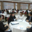Las mesas de trabajo contaron con la presencia de tres mediadores por grupo.