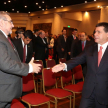 Saludo entre el titular de la máxima instancia judicial, doctor Antonio Fretes, y el presidente de la República, Horacio Cartes.