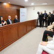 Durante la ceremonia, la ministra Llanes felicitó a las abogadas.