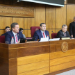 En la Sala de Sesiones de la Cámara de Senadores, los ministros de la Corte Suprema de Justicia y miembros de la Sala Civil y Comercial, doctores Alberto Martínez Simón y Eugenio Jiménez Rolón, en representación del Poder Judicial.