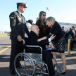 La presidenta, Alicia Pucheta, felicitó personalmente al profesor doctor Alejandro Encina Marín, por su distinción con la Medalla de Honor de la Armada.