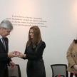 Se entregó oficialmente al director del Museo de la Justicia, doctor José Agustín Fernández, la caja que contiene el pendrive con los documentos digitalizados.