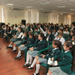 La jueza de la Niñez y Adolescencia Carmen Violeta Melgarejo dialogó con los alumnos.