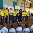 El plantel de docentes recibieron el ejemplar de la Constitución Nacional tamaño bolsillo.