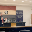 En ese sentido, detalló aspectos referentes a la venia judicial para viajar al extranjero, los procedimientos aplicables, el análisis de casos prácticos, entre otros.