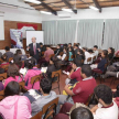 El juez Penal de garantías Pedro Mayor Martínez en una amena charla con los estudiantes