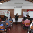 La licenciada Amada Herrera encargada de la campaña educativa dio inicio a la actividad en el colegio