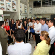 Los alumnos recibiendo una orientación general en la planta baja del edificio judicial.