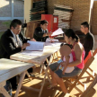 Varias mujeres acompañaron el trabajo de los funcionarios judiciales.