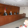 Durante la lectura del acta por parte de la secretaria general de la máxima instancia judicial.