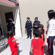 El retén fue una de las dependencias que visitaron los alumnos del preescolar.
