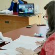 La audiencia se llevó a cabo a través de la herramienta de comunicación por videollamada Skype.