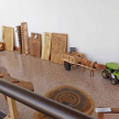 Artículos artesanales hechos por internos de la Penitenciaria Regional de Amambay.