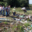 Camino vecinal que es utilizado por los ciudadanos como botadero de basura, por lo que la comisión ambiental tomará las medidas correspondientes para su control.